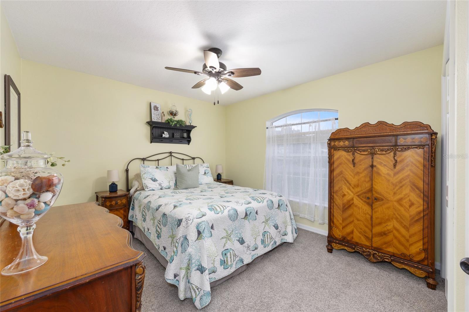 Listing photo id 25 for 6362 Walter Terrace