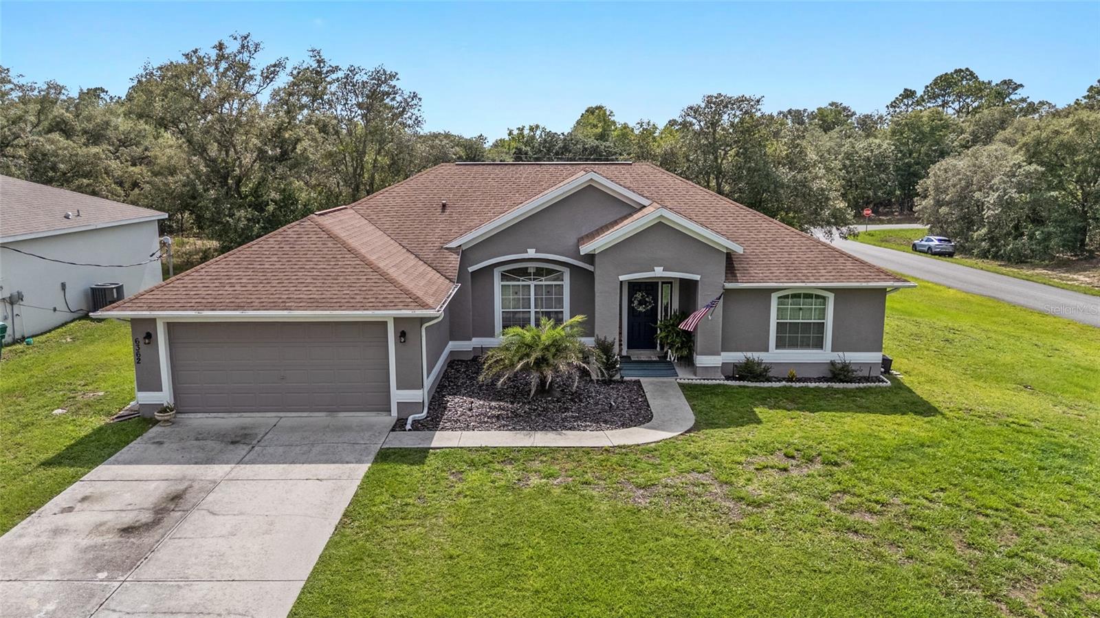 Listing photo id 1 for 6362 Walter Terrace