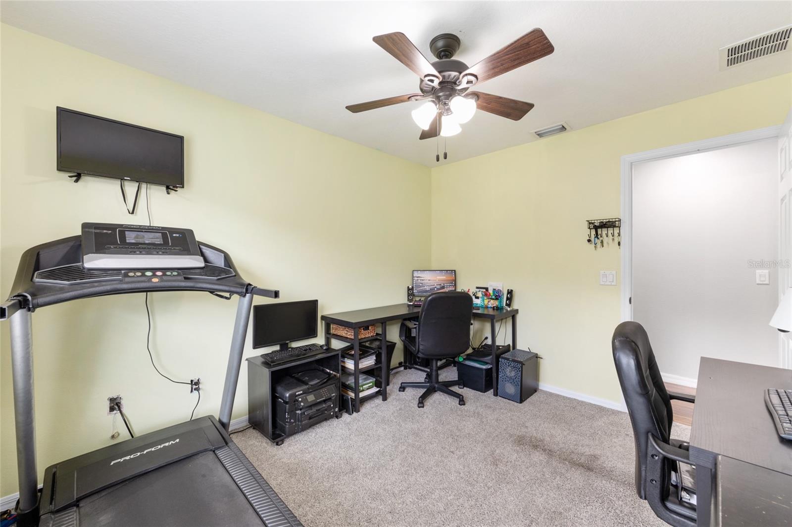 Listing photo id 28 for 6362 Walter Terrace