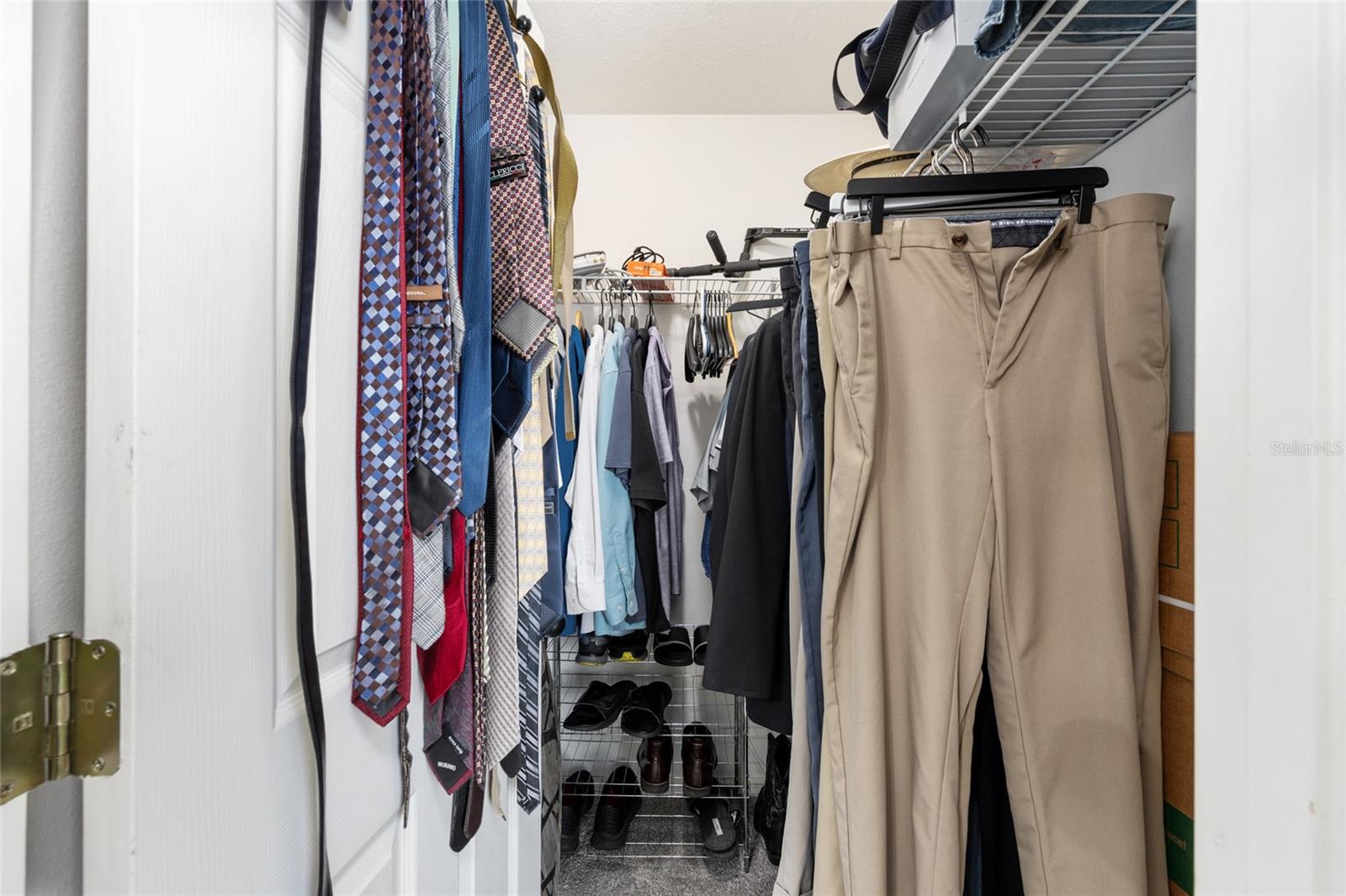 Listing photo id 29 for 6362 Walter Terrace