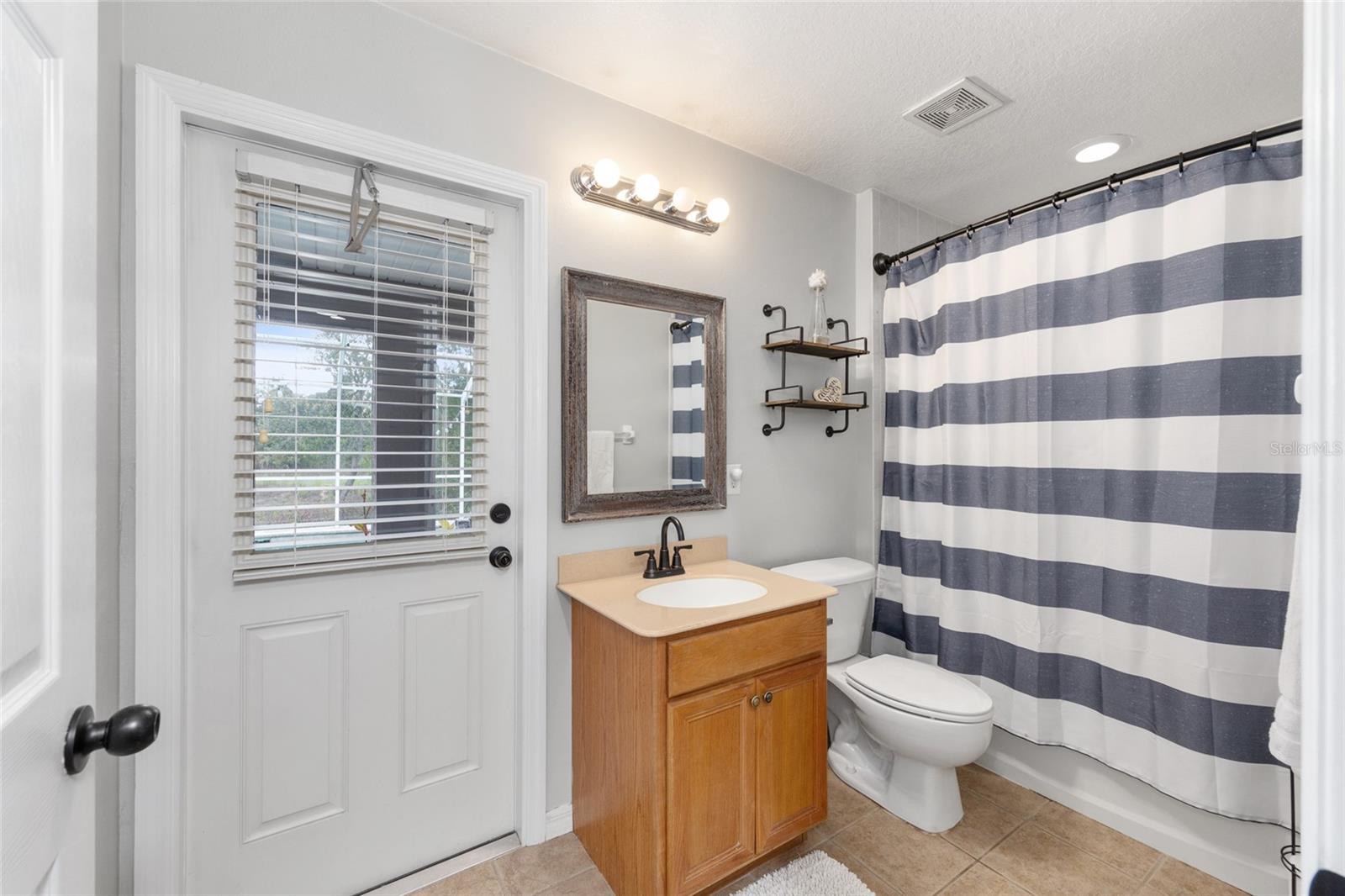 Listing photo id 30 for 6362 Walter Terrace