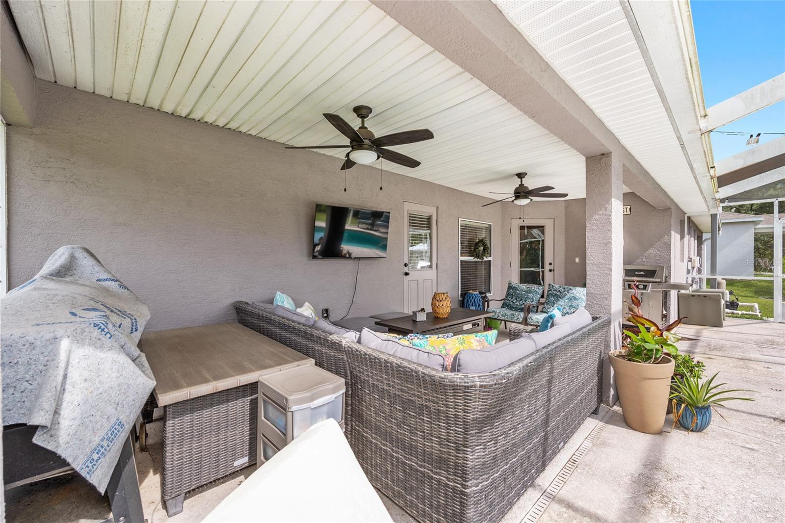 Listing photo id 33 for 6362 Walter Terrace