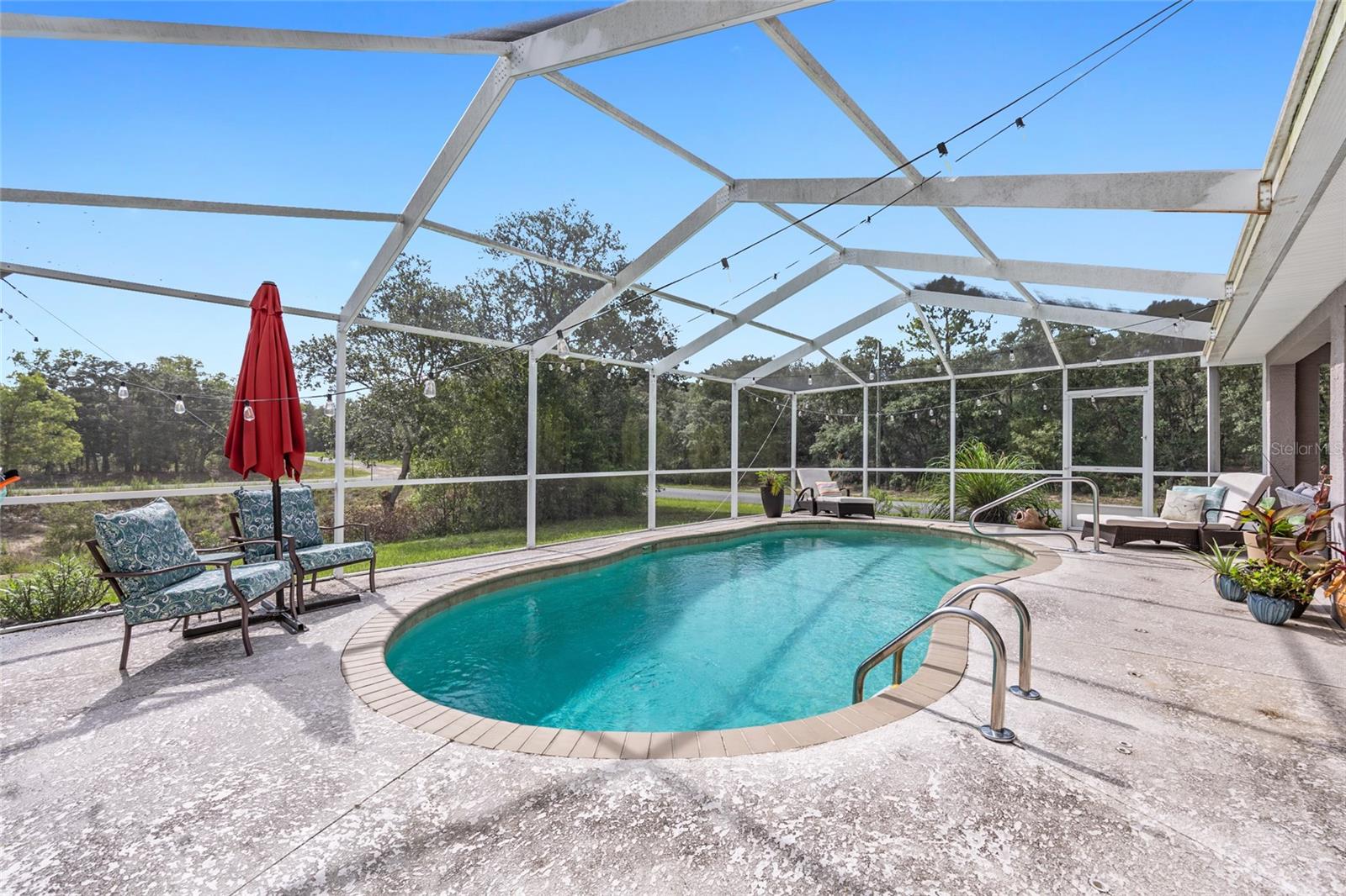 Listing photo id 35 for 6362 Walter Terrace