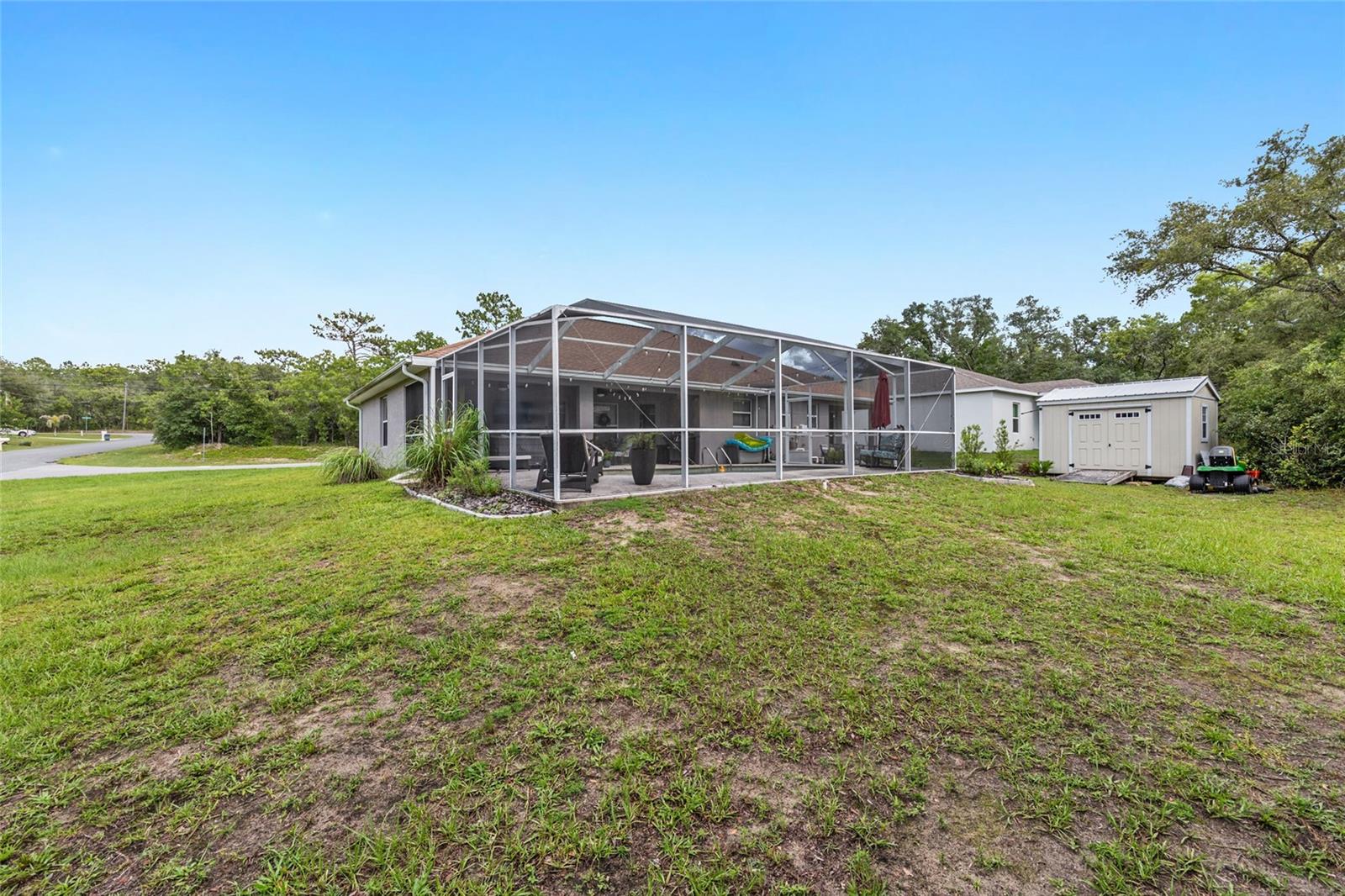 Listing photo id 37 for 6362 Walter Terrace