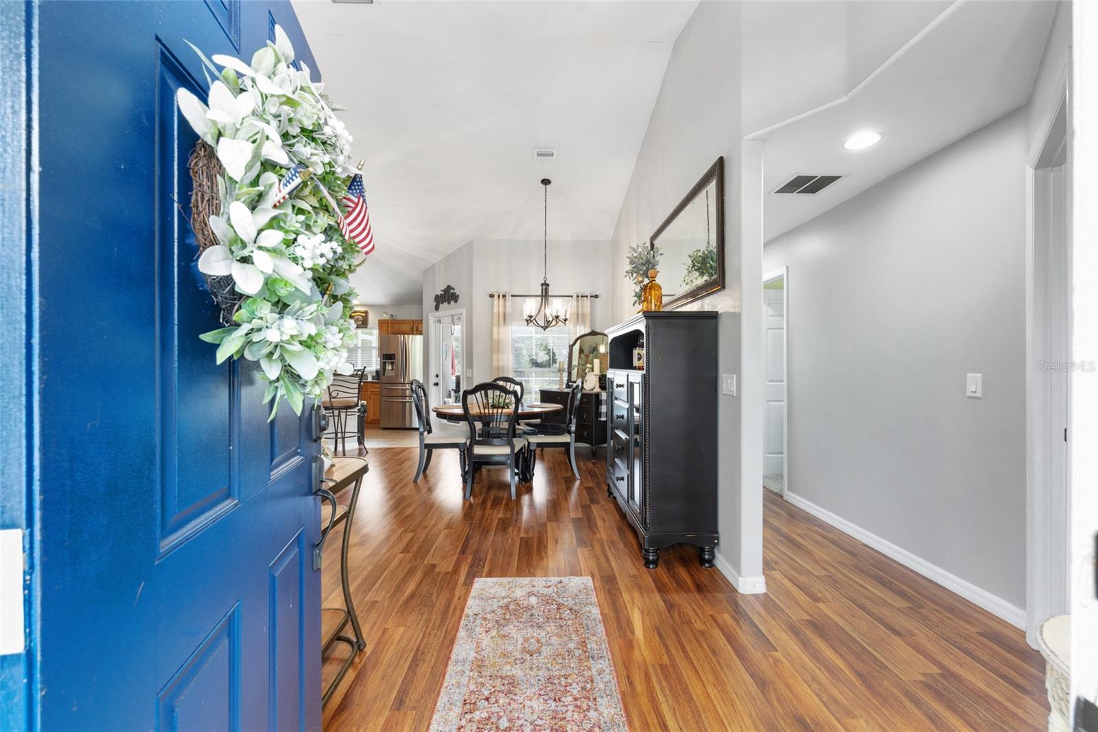 Listing photo id 4 for 6362 Walter Terrace