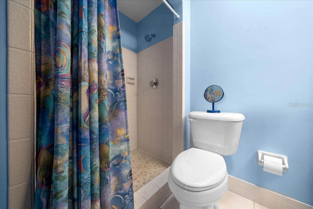 Image 16 of 29 For 5525 22nd Avenue