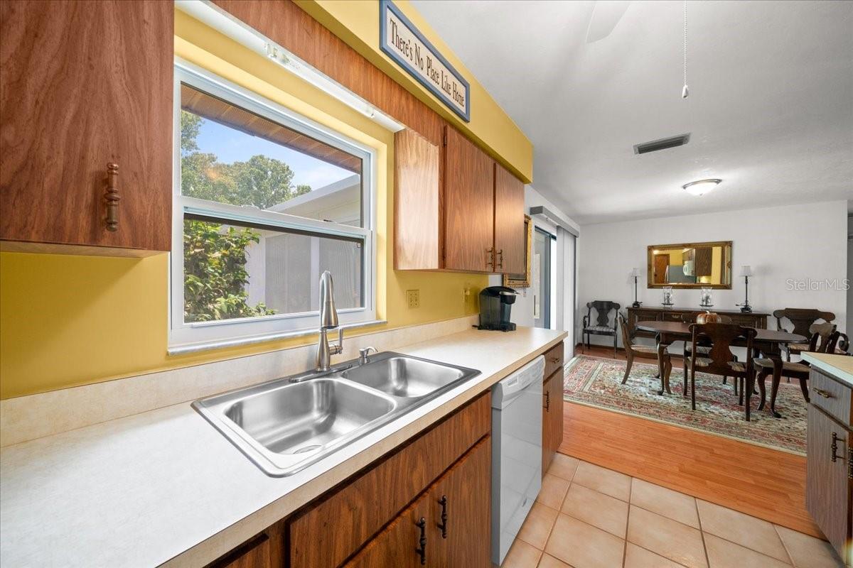 Image 20 of 29 For 5525 22nd Avenue
