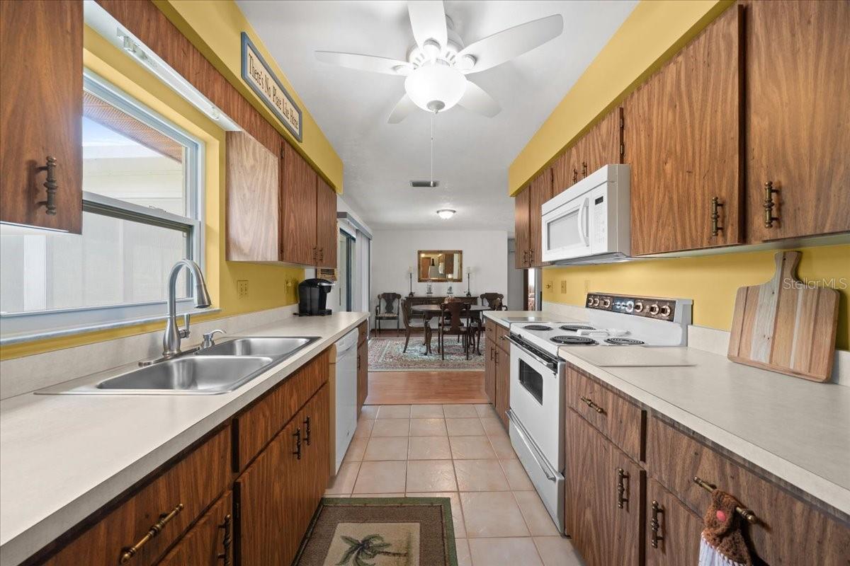 Image 21 of 29 For 5525 22nd Avenue