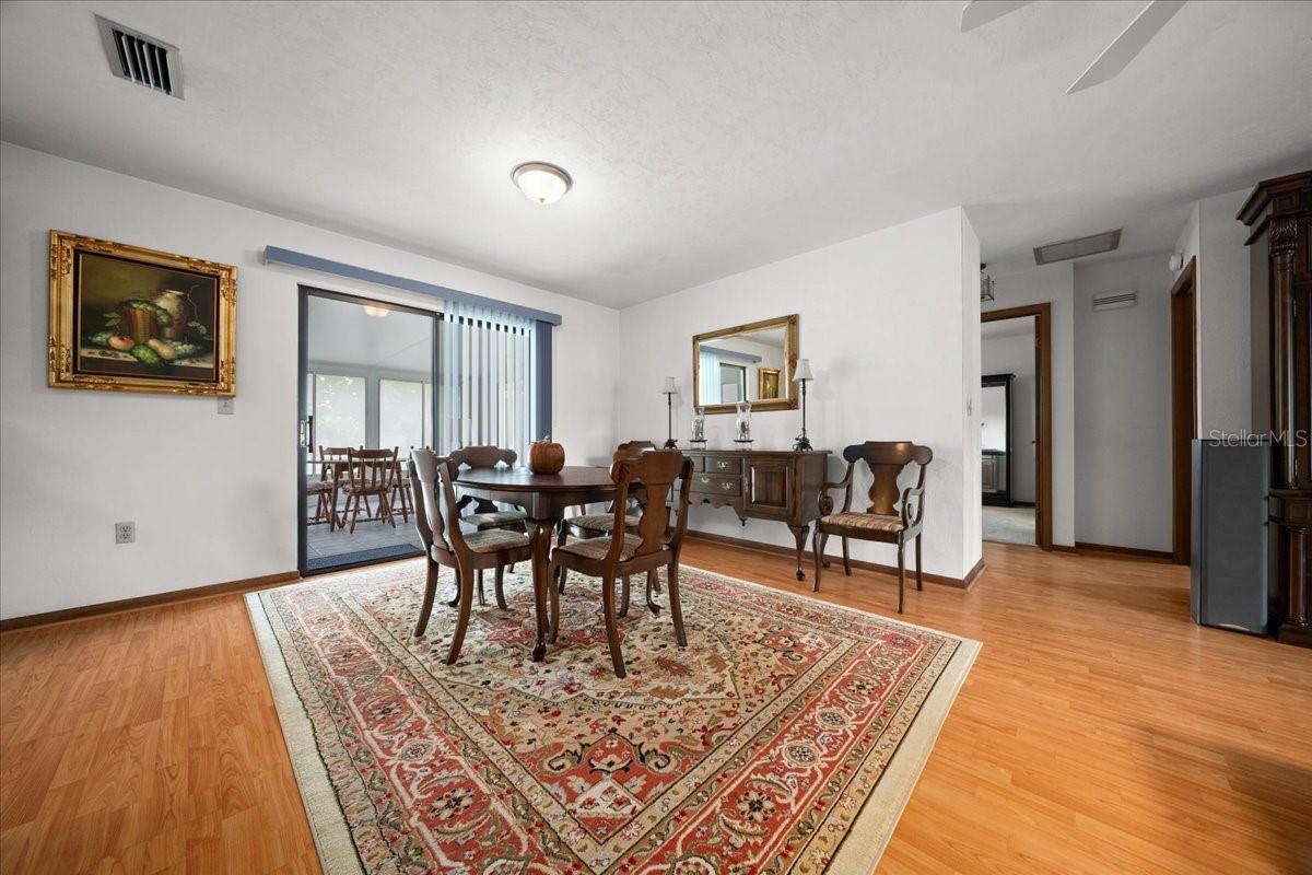 Image 23 of 29 For 5525 22nd Avenue