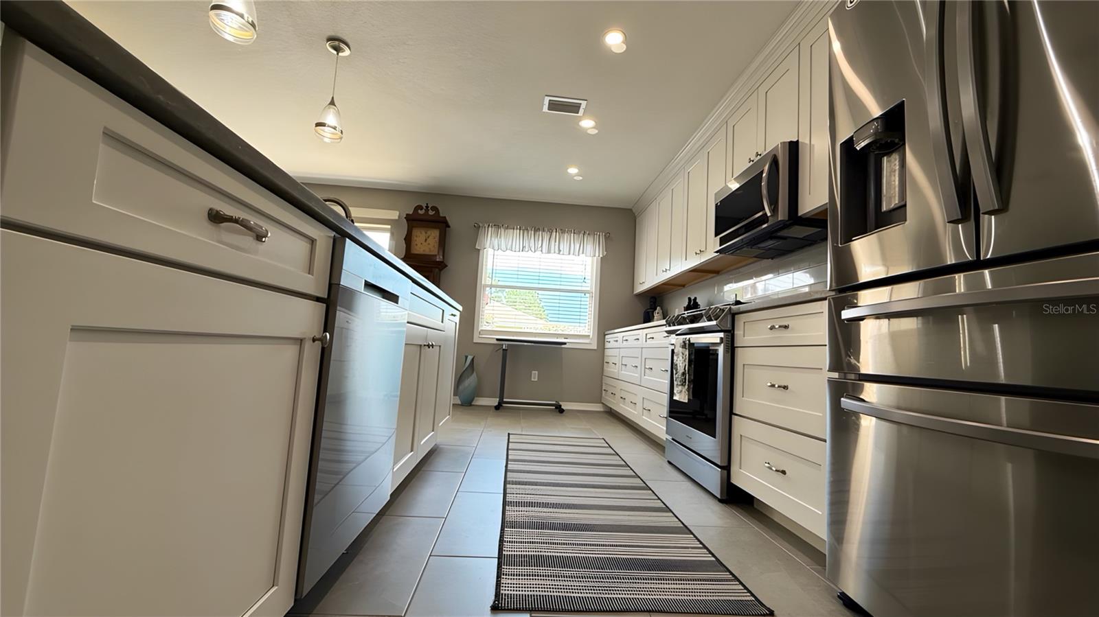 Image 17 of 22 For 9047 102nd Circle