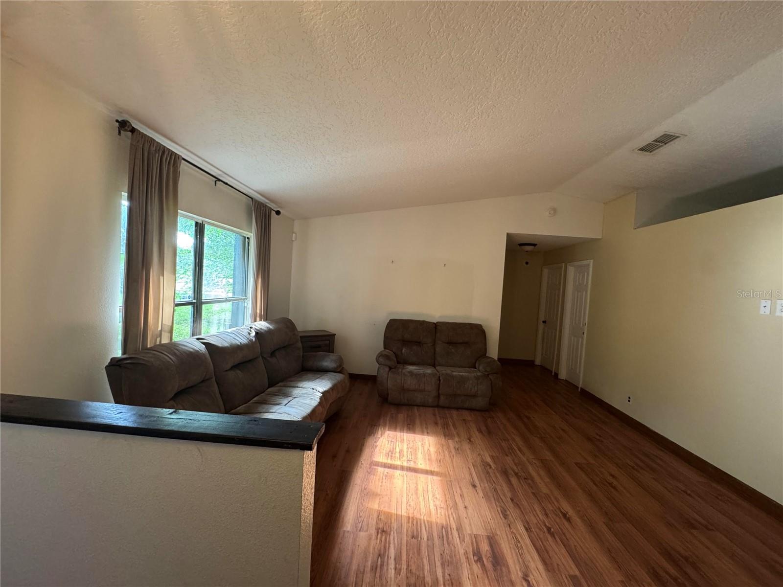 Image 6 of 11 For 10615 68th Terrace