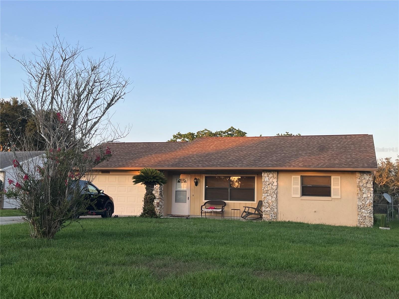 Image 4 of 46 For 10885 74th Court