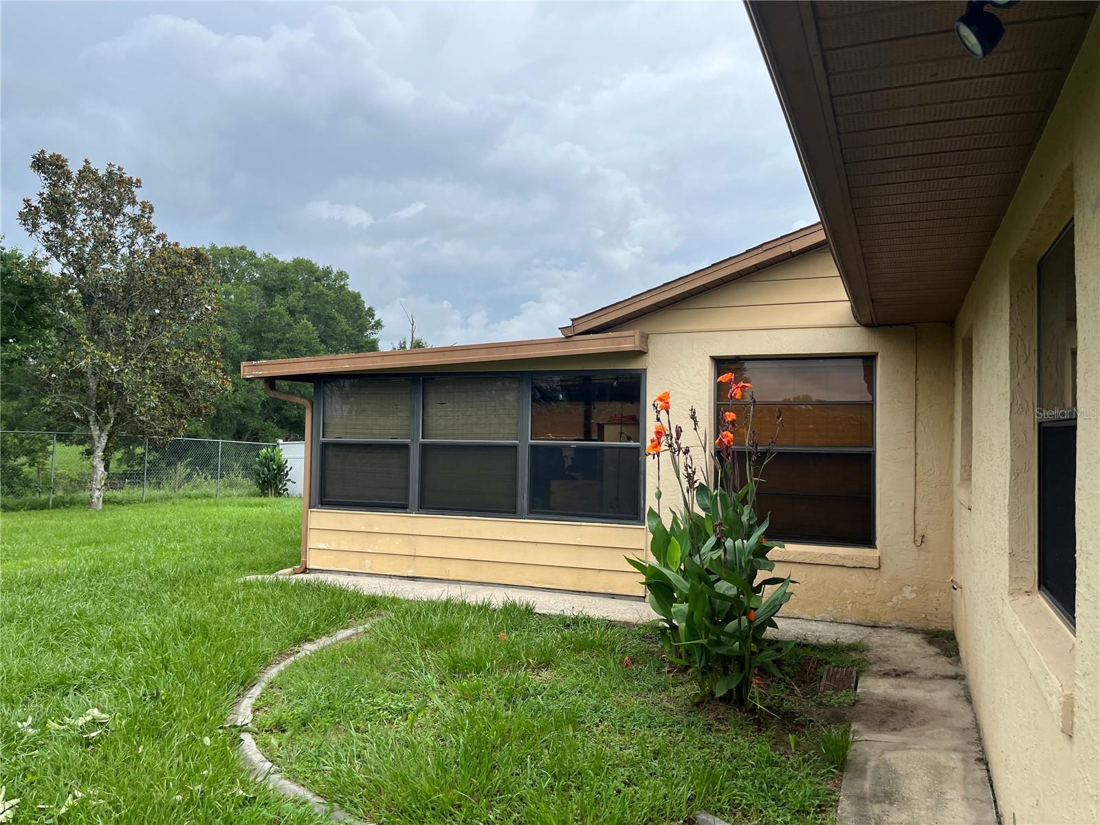 Image 41 of 46 For 10885 74th Court