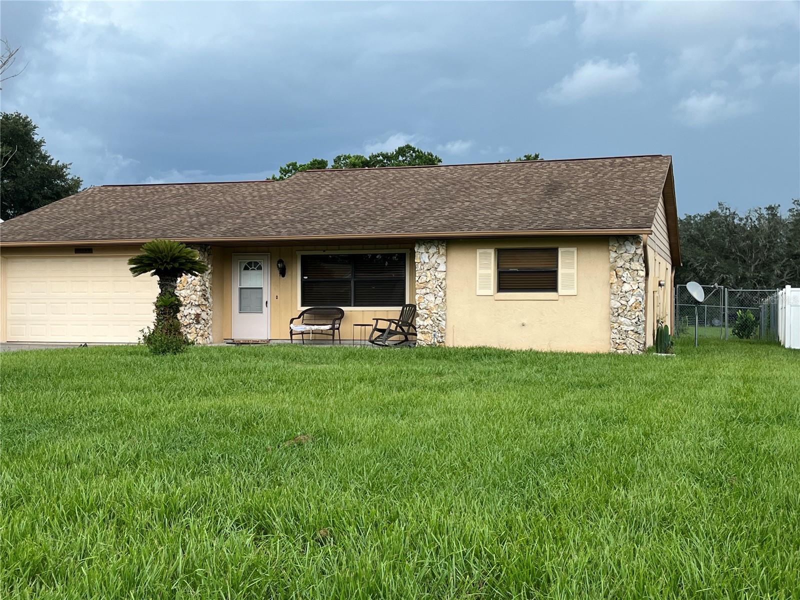 Image 7 of 46 For 10885 74th Court