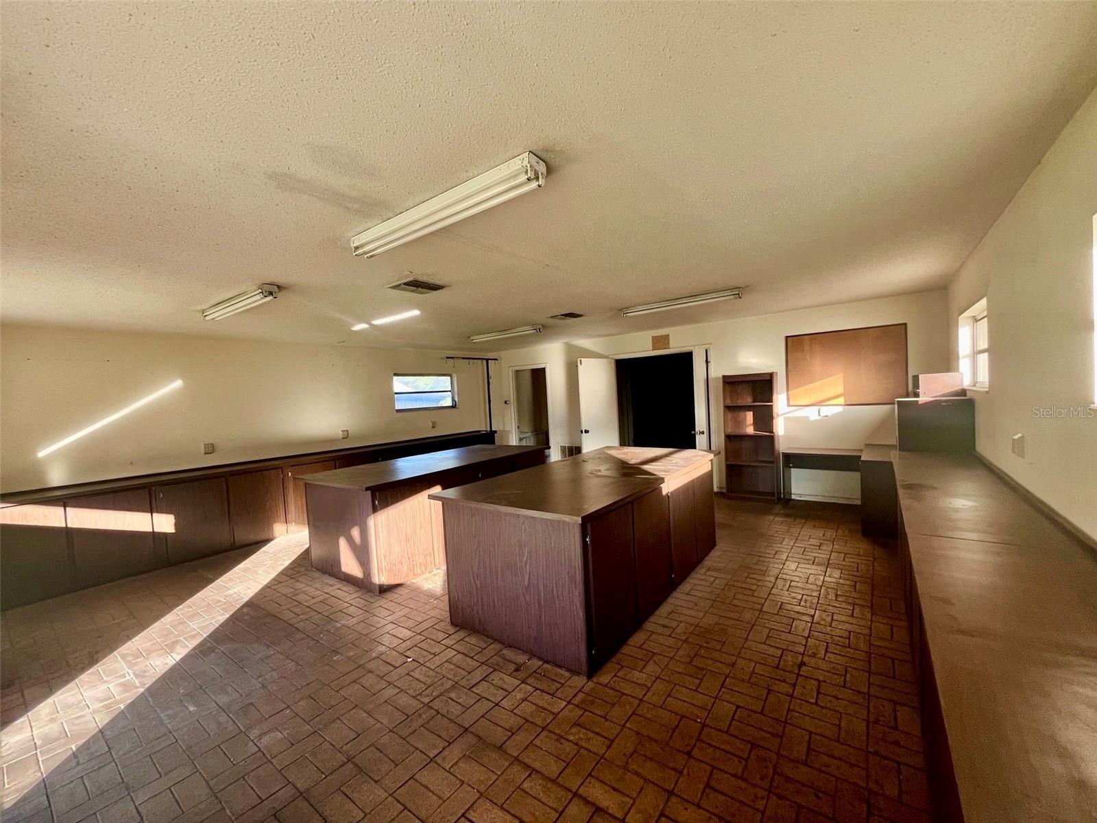Listing photo id 14 for 7103 Carl G Rose Highway