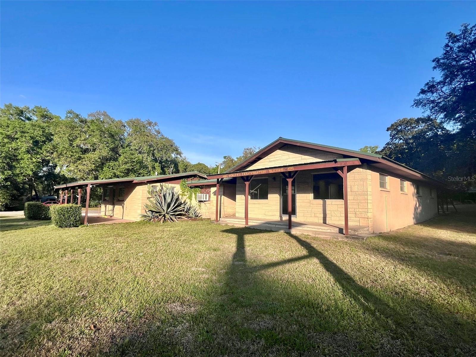 Listing photo id 0 for 7103 Carl G Rose Highway