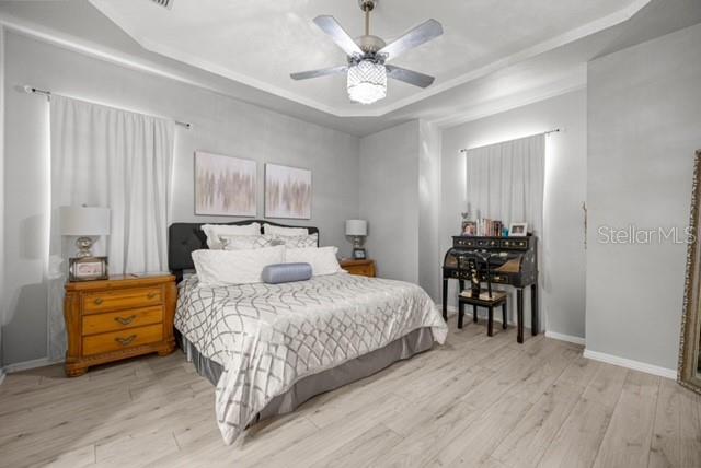 Listing photo id 9 for 2418 22nd Place