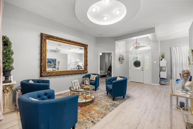 Listing photo id 3 for 2418 22nd Place