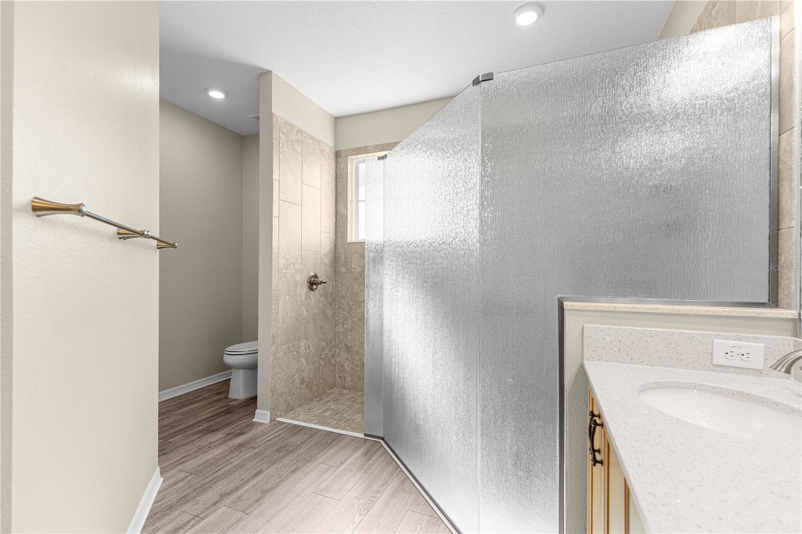 Image 26 of 29 For 10597 90th Street Road