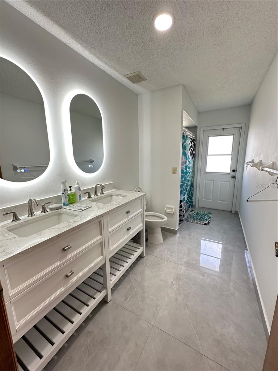 Image 18 of 28 For 13506 43rd Circle