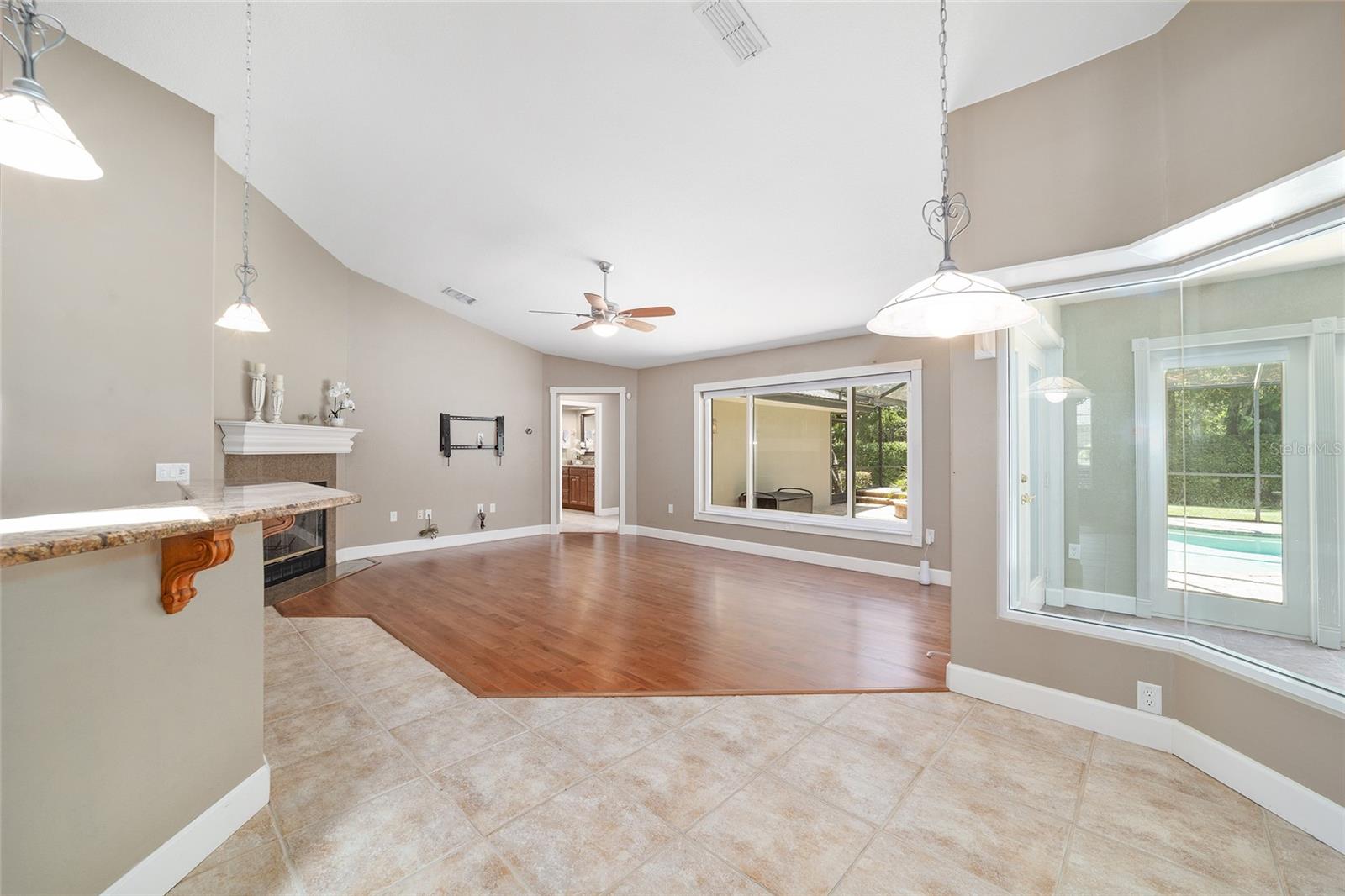 Image 21 of 75 For 2908 22nd Avenue