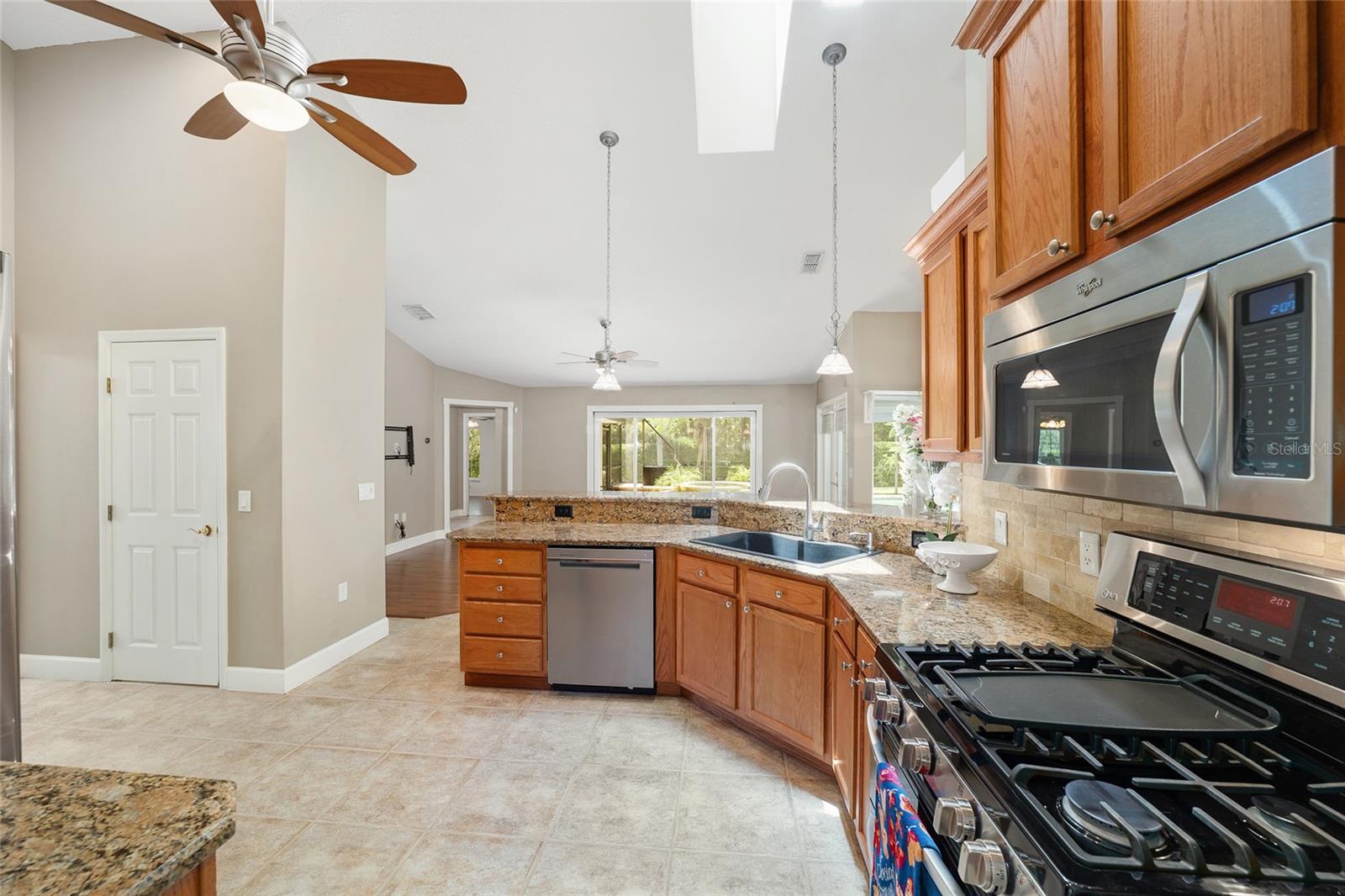 Image 33 of 75 For 2908 22nd Avenue
