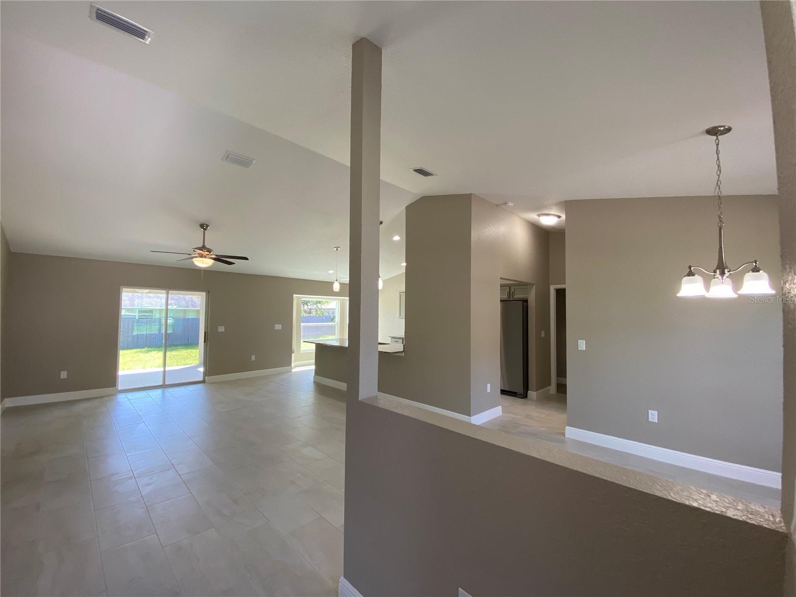 Image 4 of 40 For 10121 67th Terrace