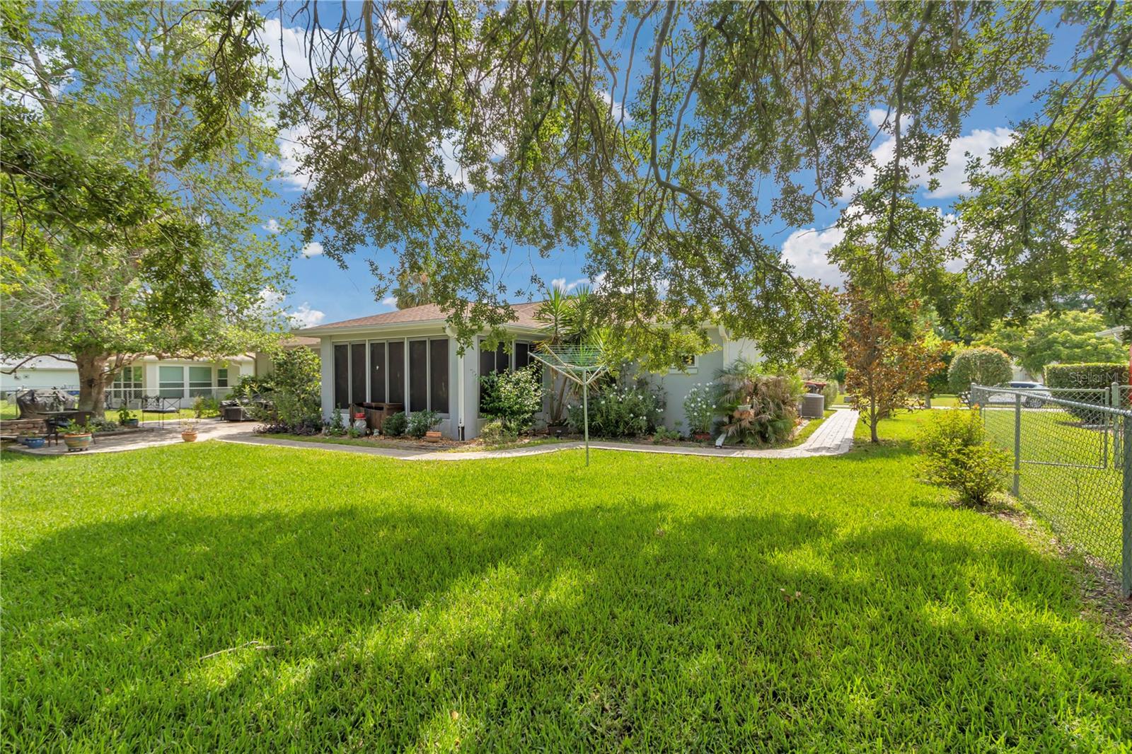 Image 32 of 40 For 10086 62nd Terrace Road