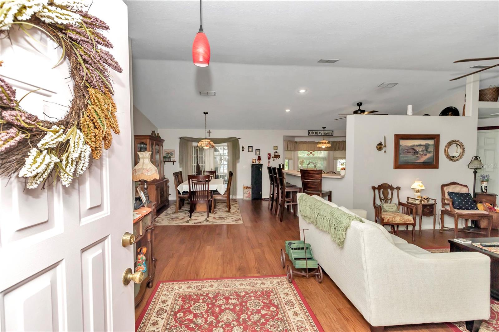 Image 4 of 40 For 10086 62nd Terrace Road