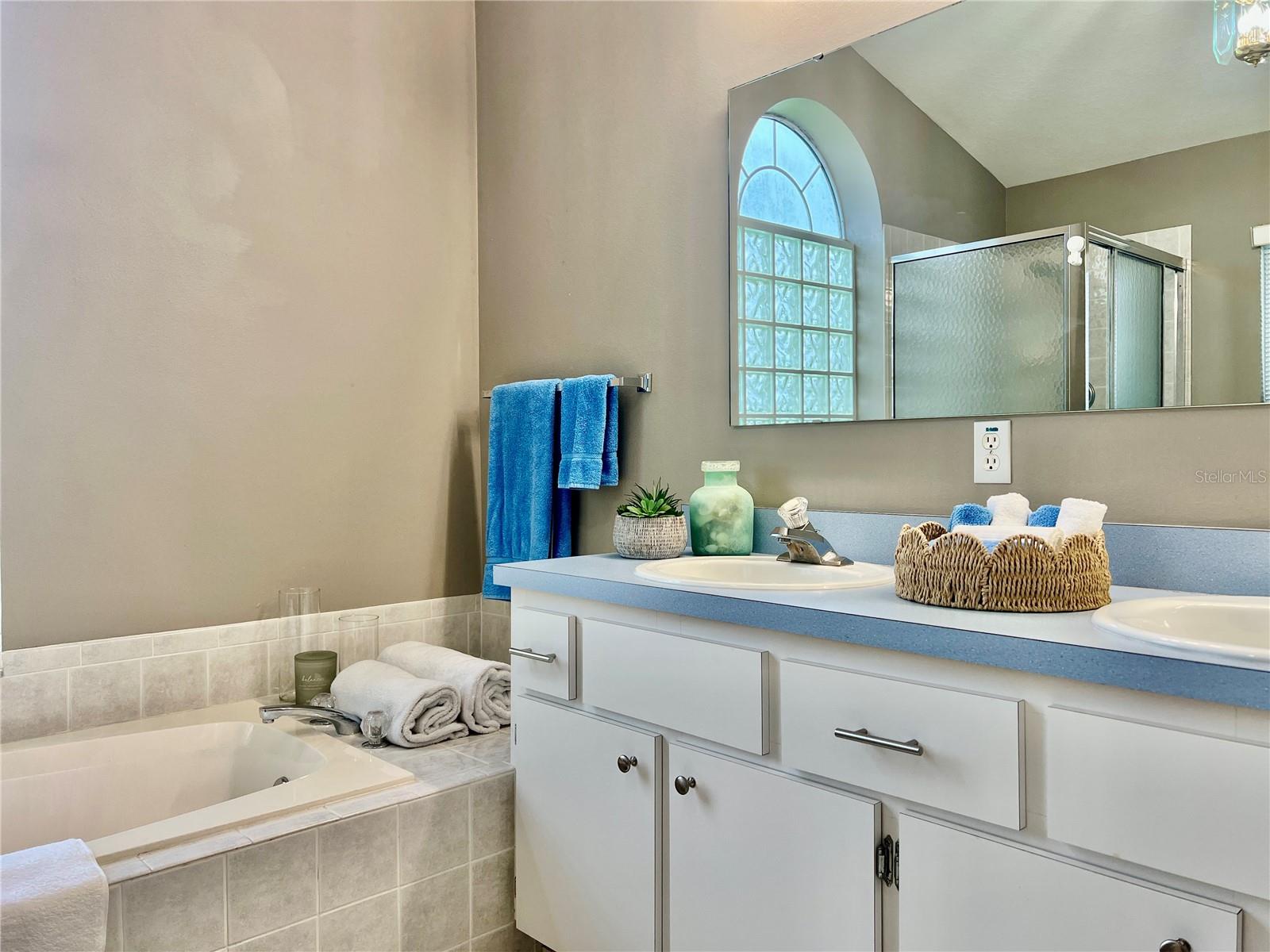 Image 36 of 72 For 2100 50th Circle