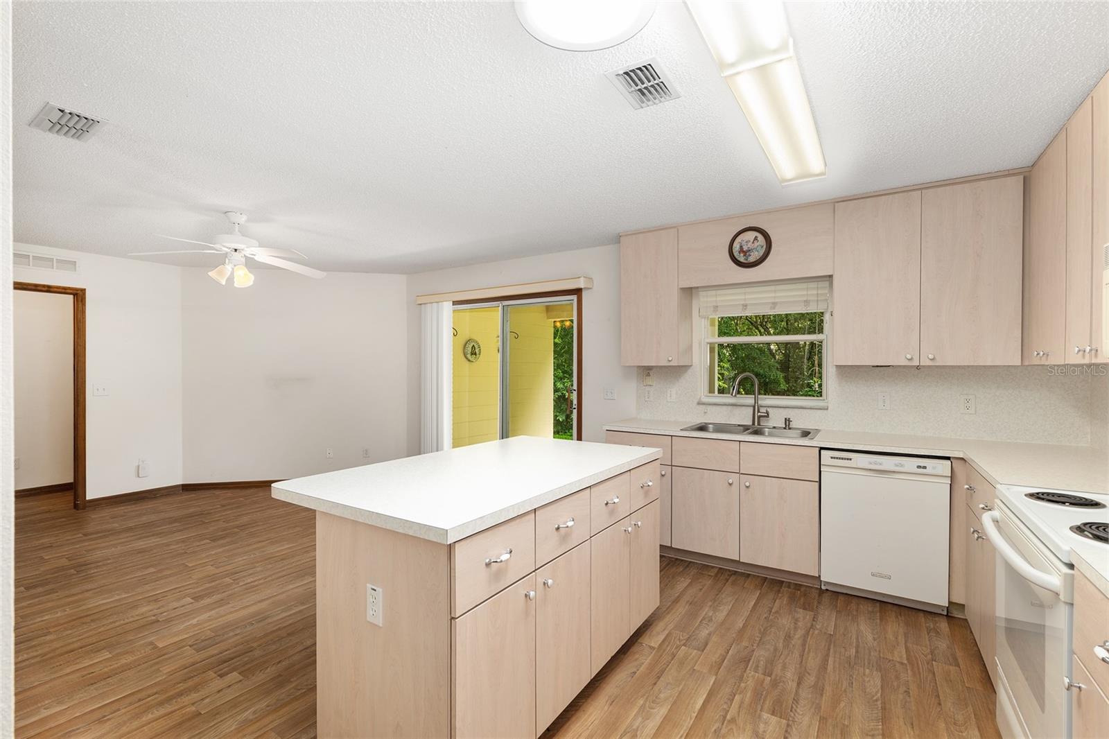 Image 23 of 47 For 8959 96th Lane A