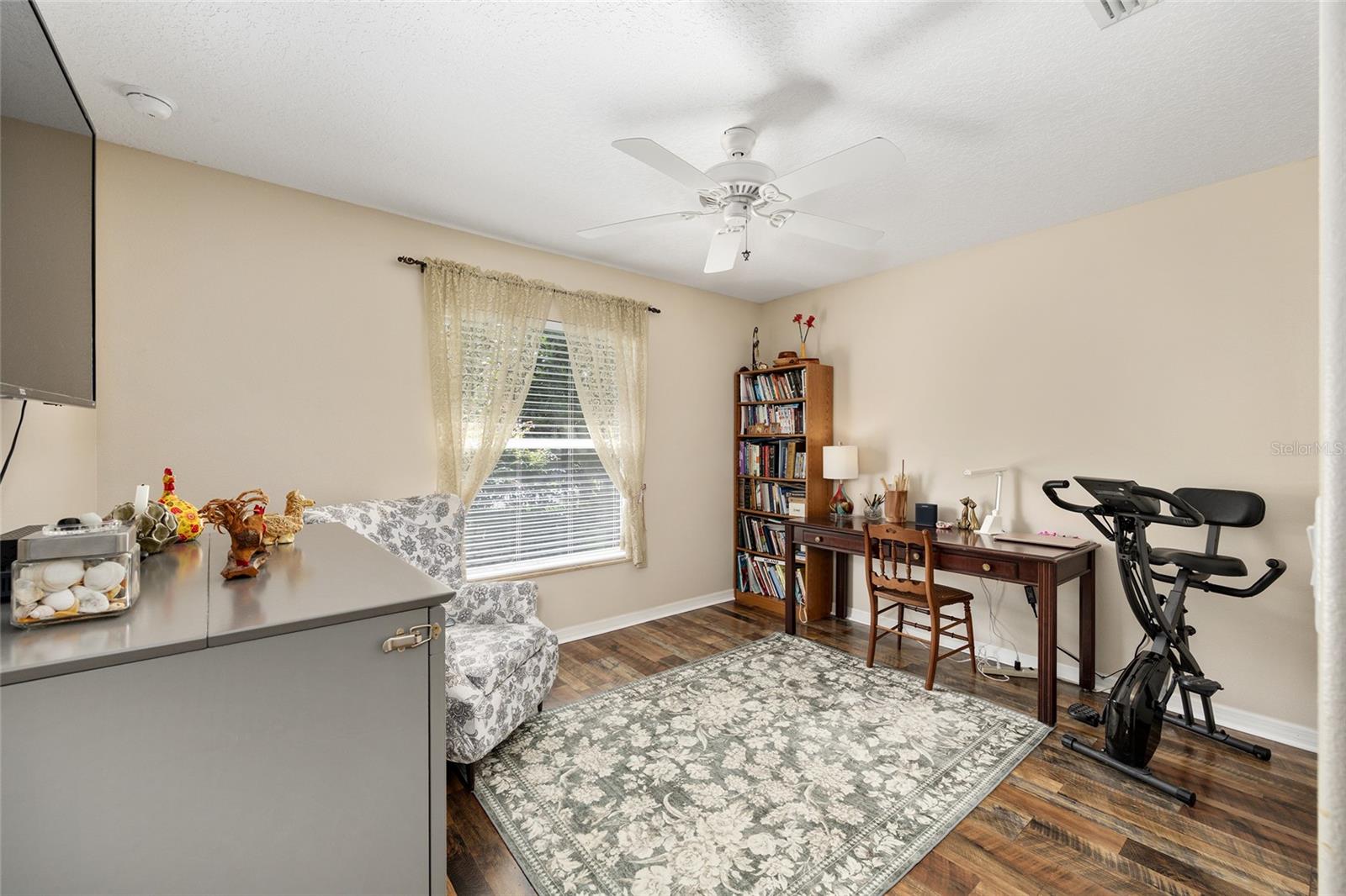 Image 13 of 64 For 16023 14th Avenue Road