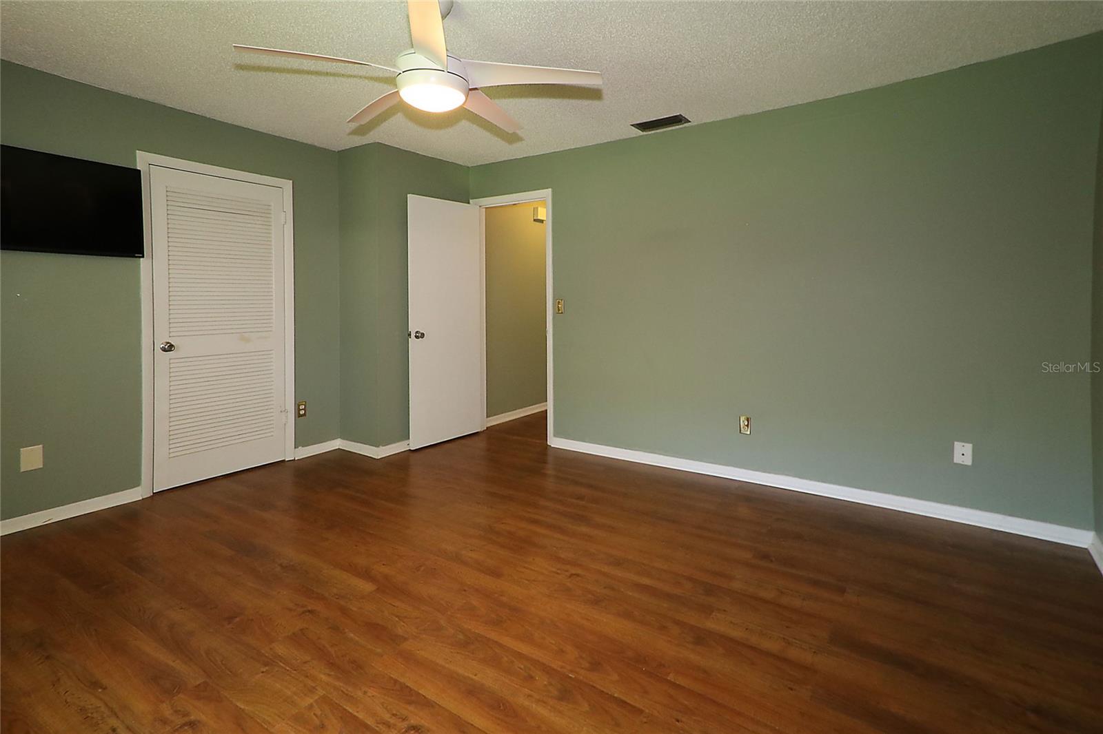 Image 18 of 26 For 8655 98th Street Road G