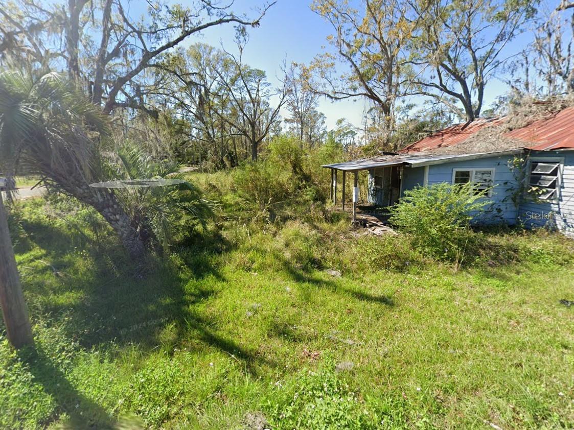 Image 3 of 4 For 823 Warner Avenue