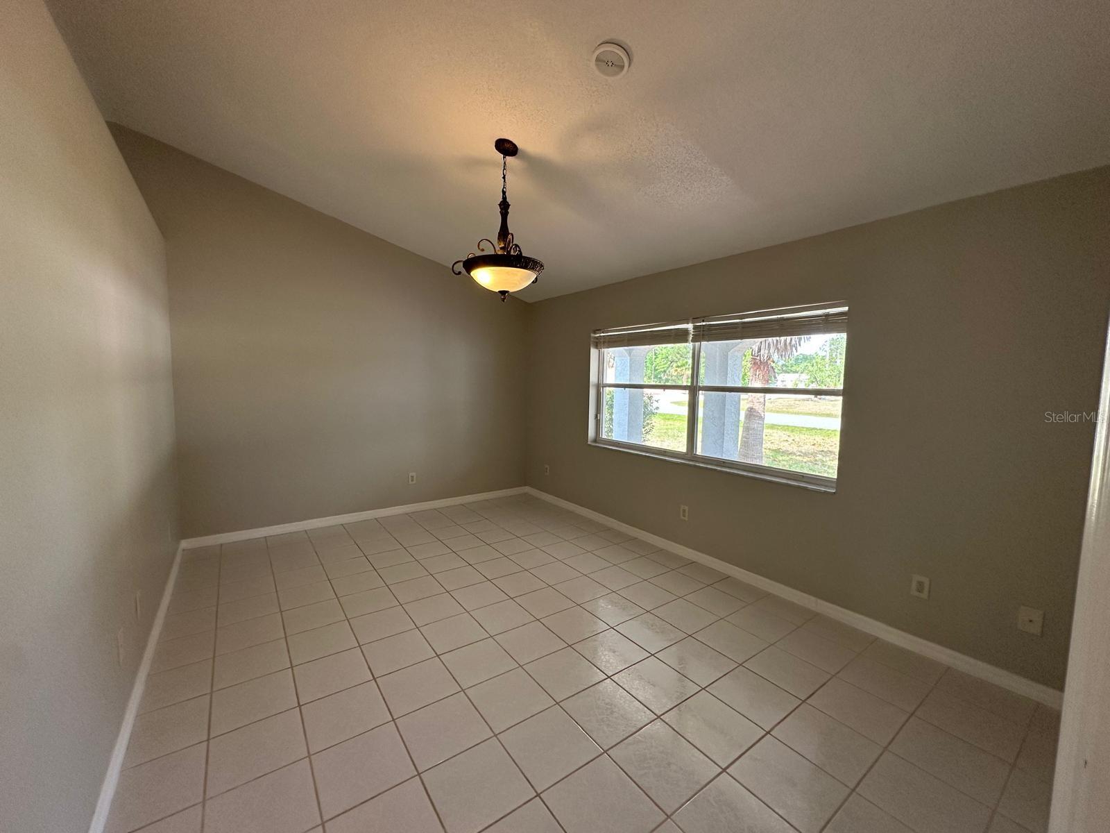 Image 11 of 26 For 30 Pinetree Drive