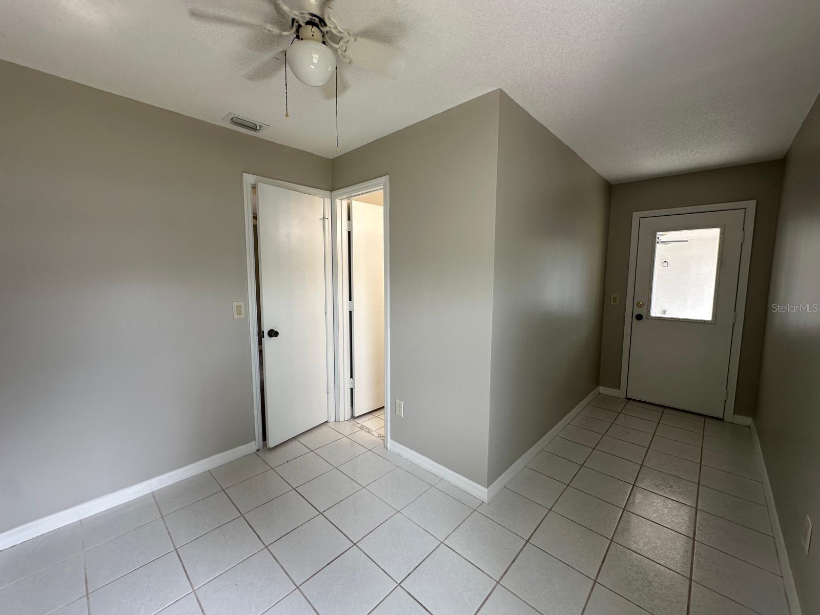 Image 18 of 26 For 30 Pinetree Drive