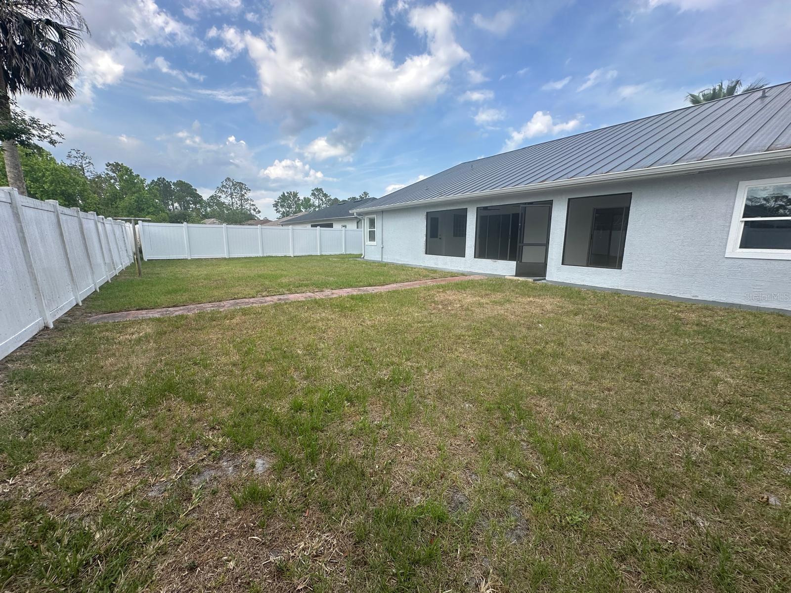 Image 4 of 26 For 30 Pinetree Drive