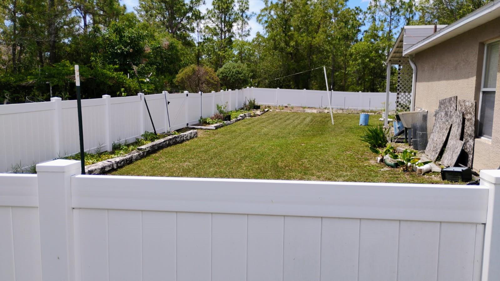 Image 21 of 23 For 27 Vinca Street
