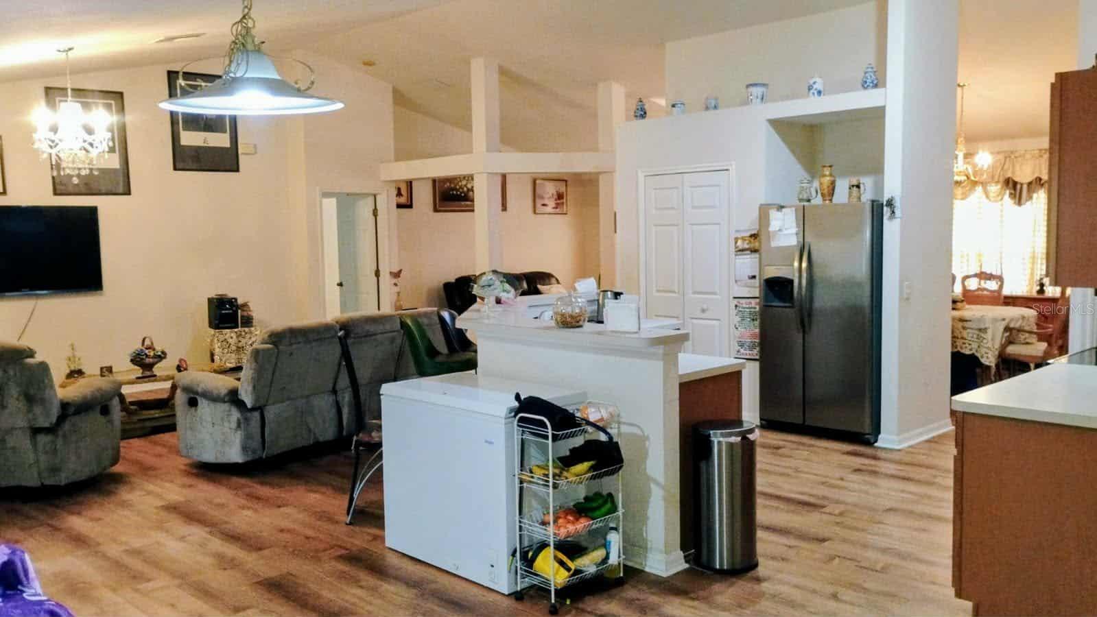 Image 25 of 39 For 27 Vinca Street