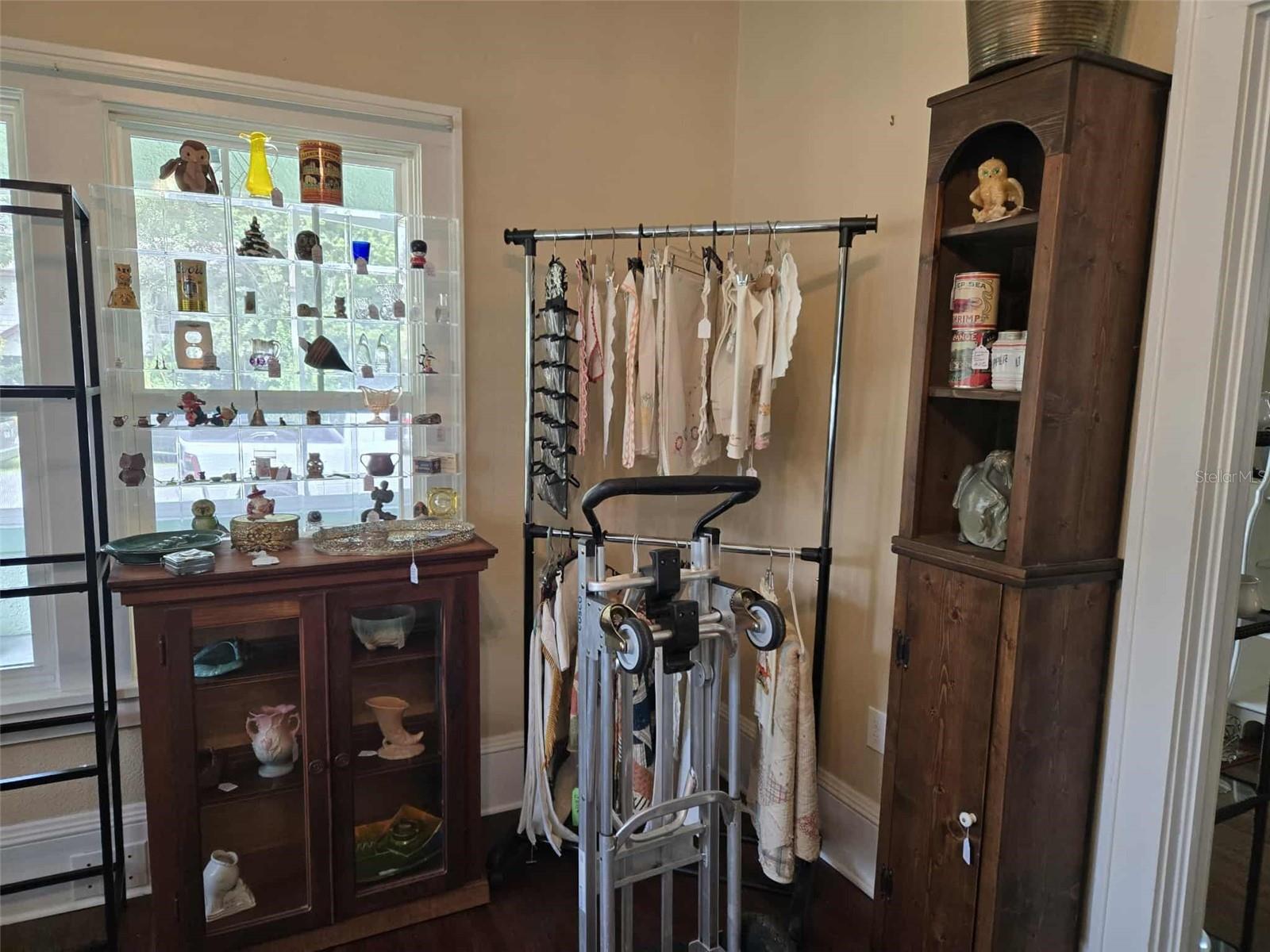 Image 28 of 39 For 27 Vinca Street