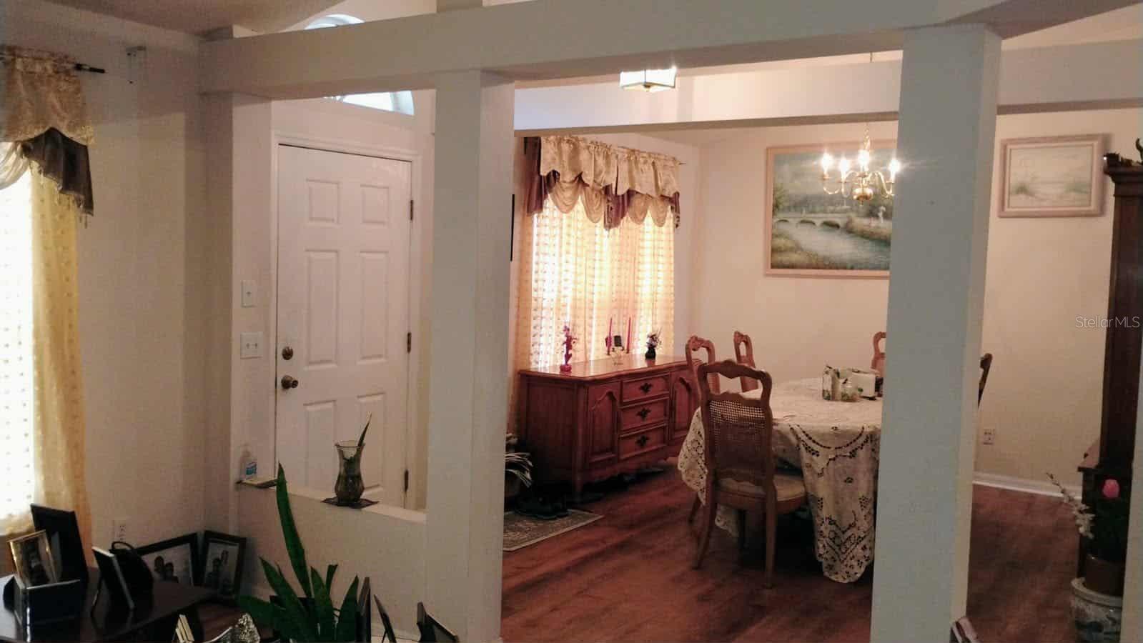 Image 29 of 39 For 27 Vinca Street