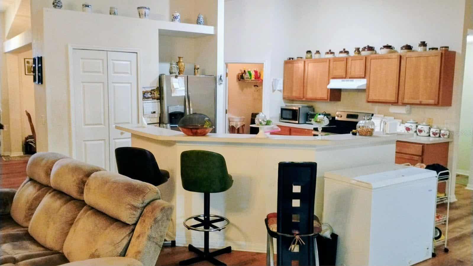 Image 37 of 39 For 27 Vinca Street