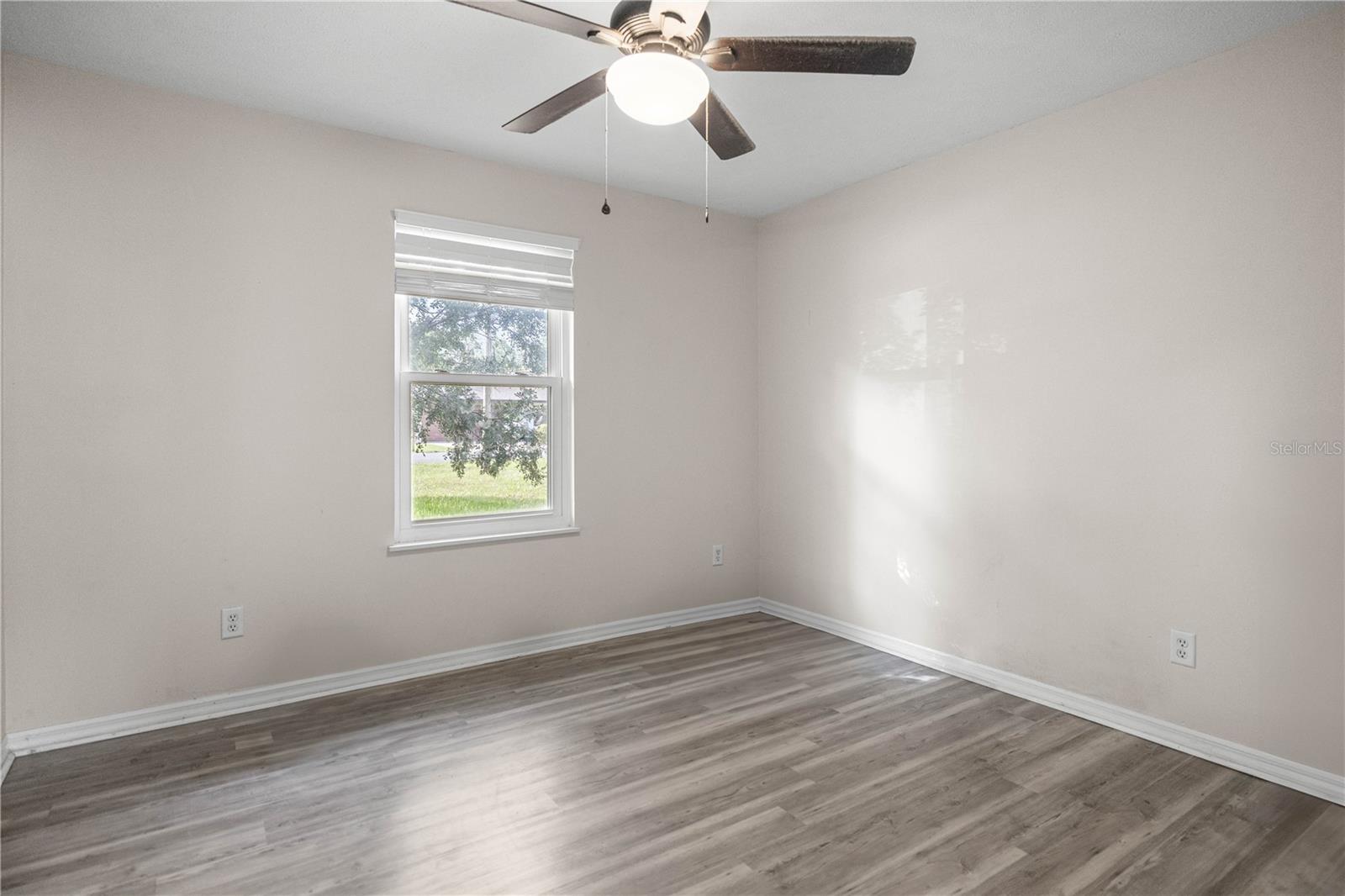 Image 15 of 27 For 42 Almond Drive