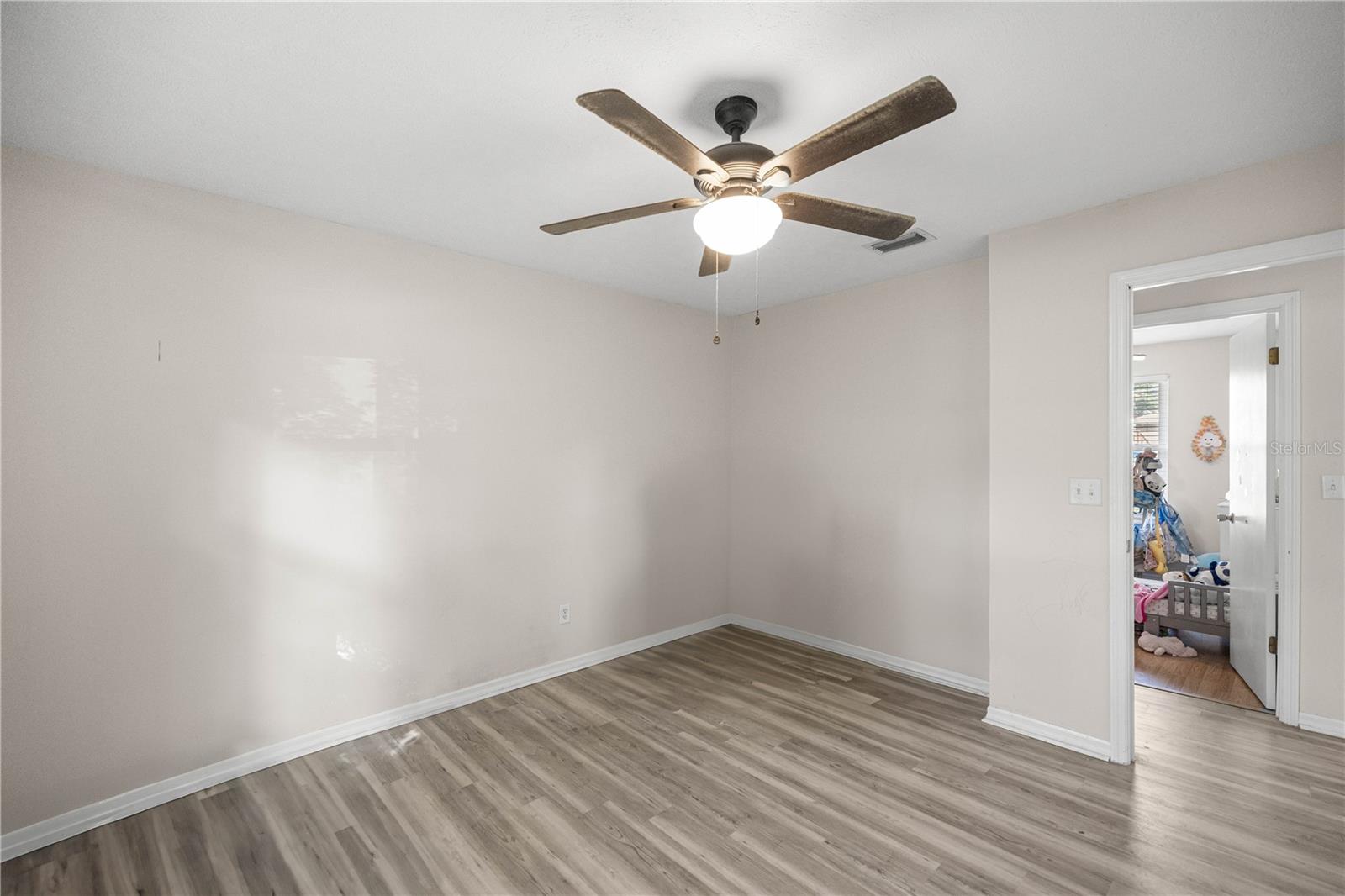 Image 16 of 27 For 42 Almond Drive