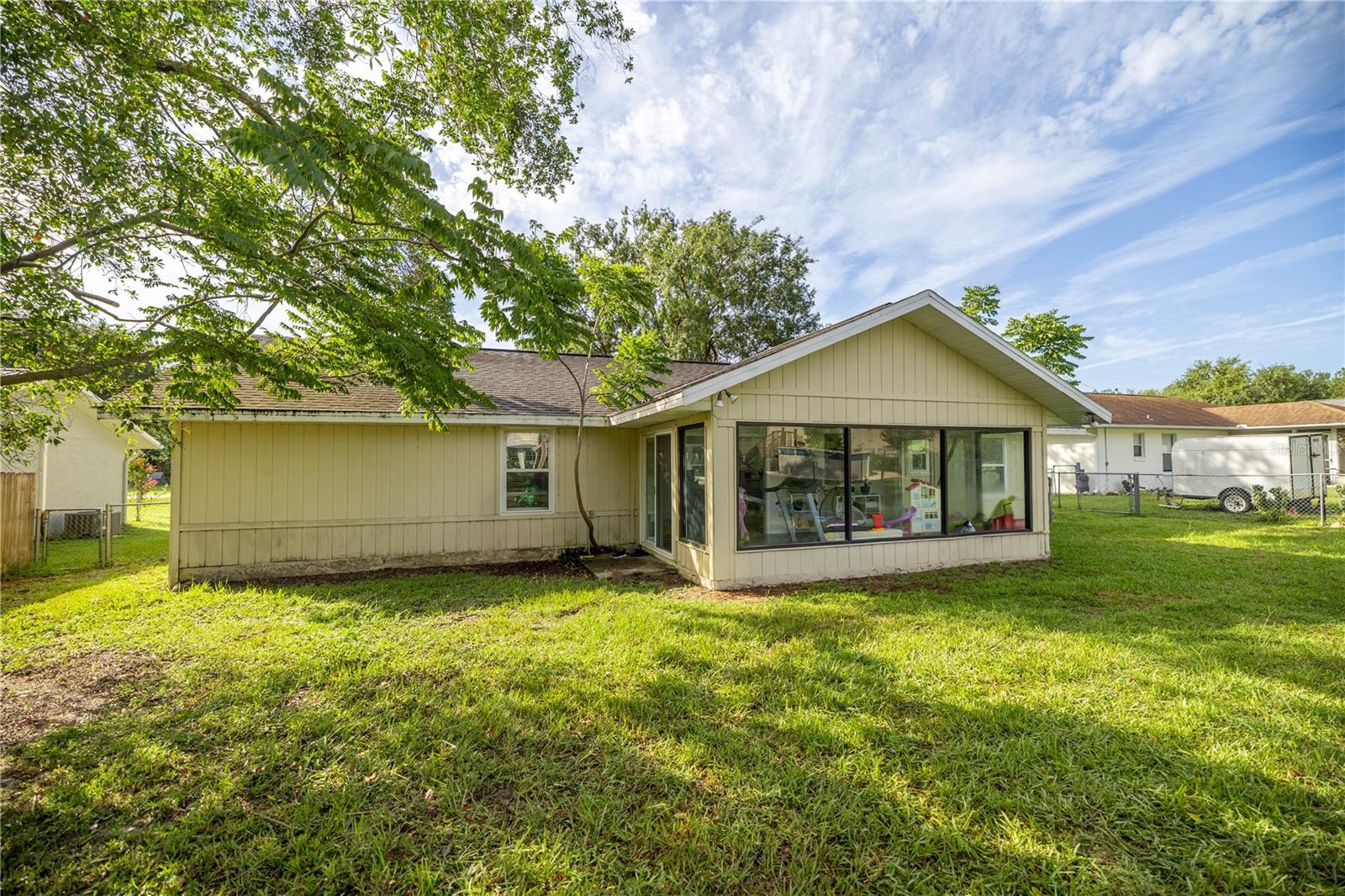 Image 19 of 27 For 42 Almond Drive