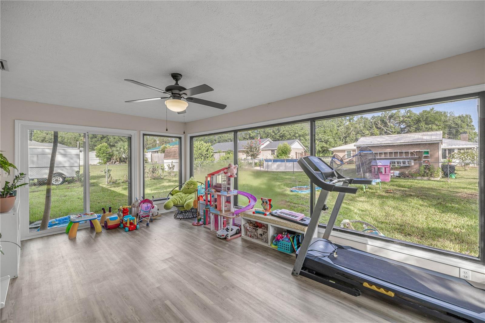 Image 7 of 27 For 42 Almond Drive