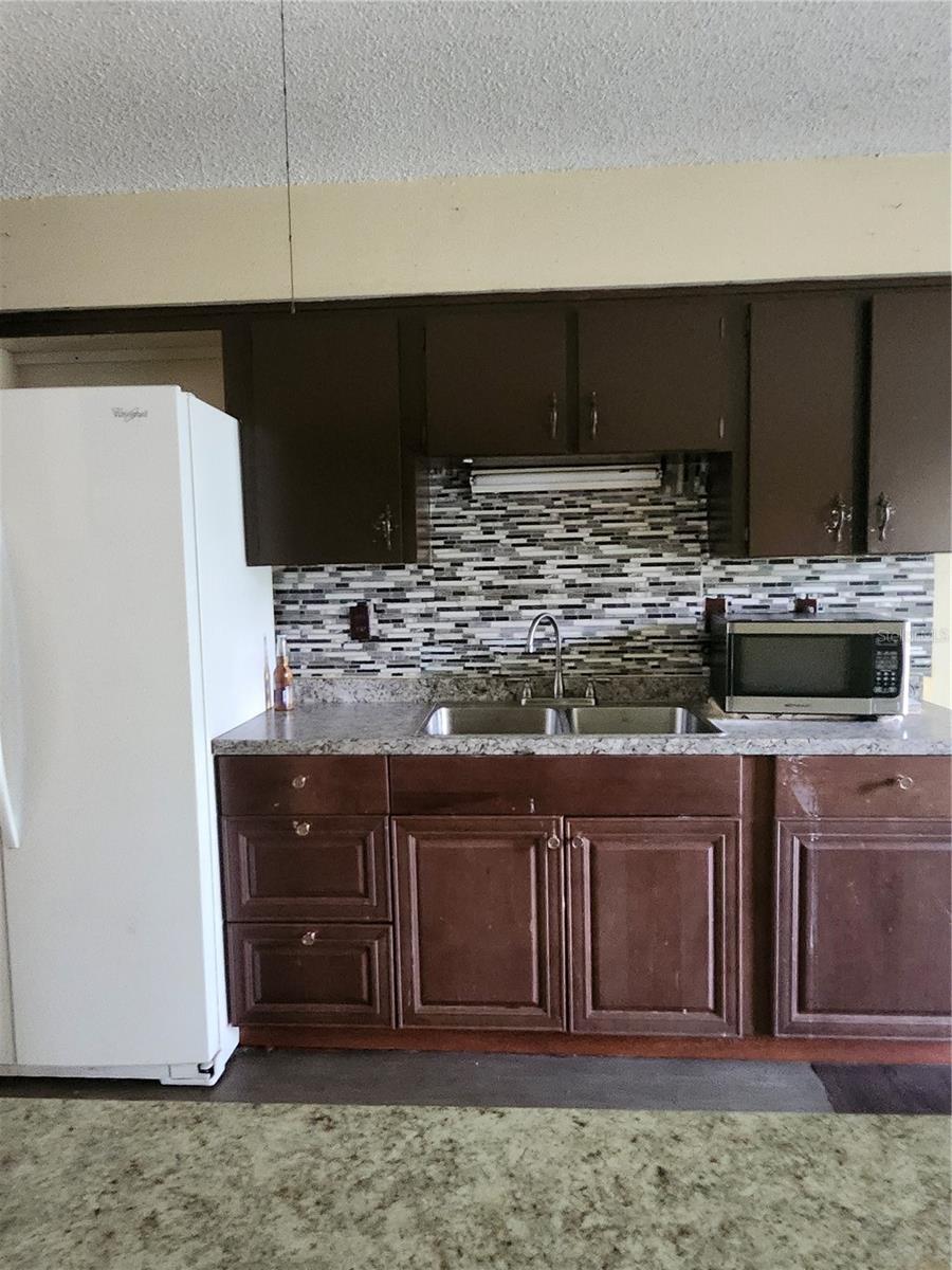 Image 5 of 9 For 8940 88th Street