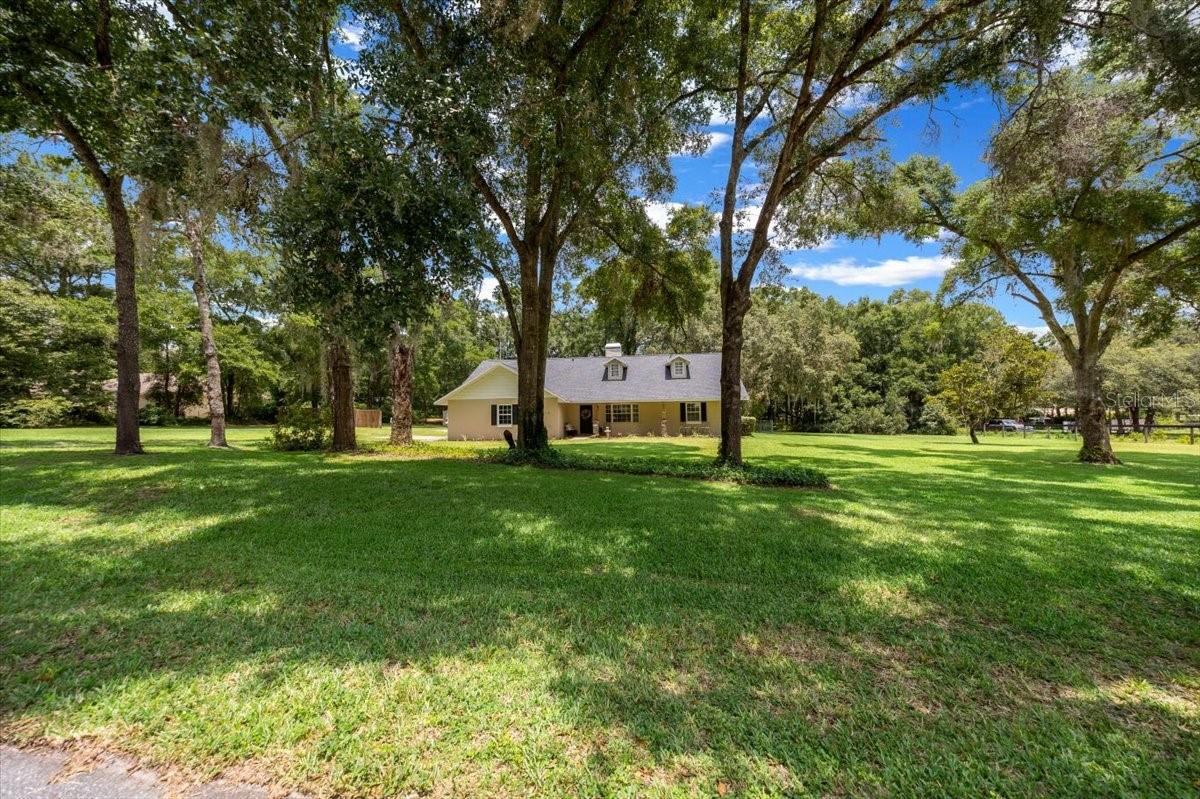 Listing photo id 9 for 26 Count Fleet Drive