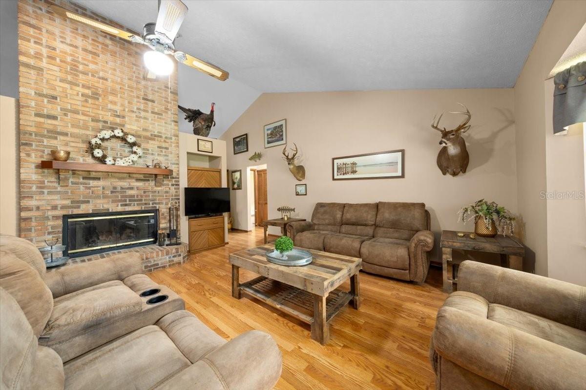 Listing photo id 15 for 26 Count Fleet Drive