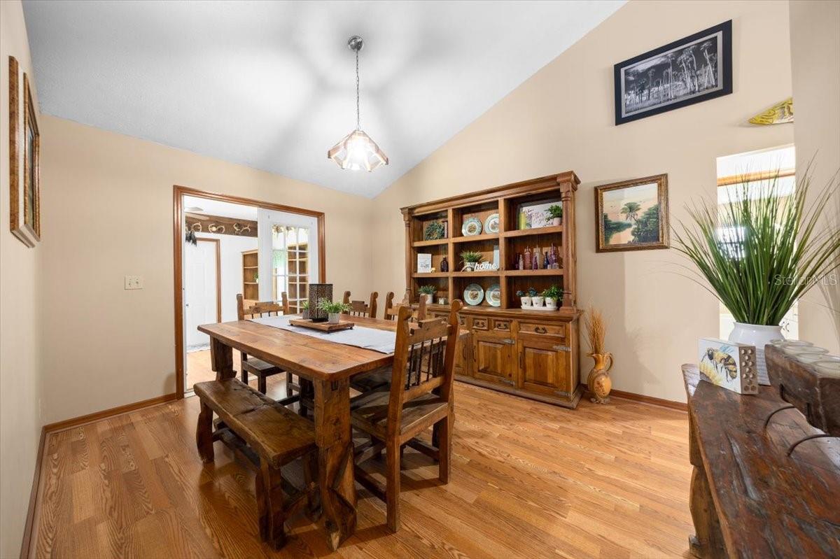 Listing photo id 25 for 26 Count Fleet Drive